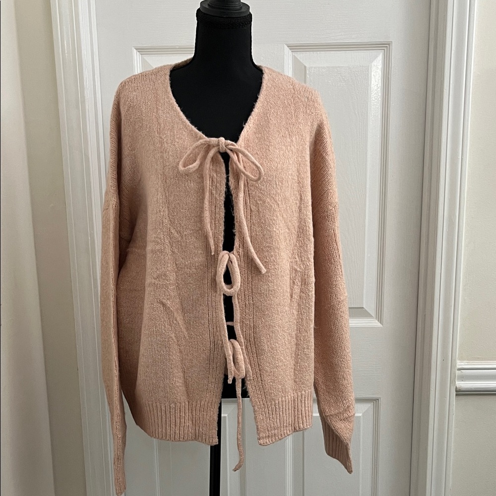 Elegant Tie-Front Cardigan in Soft Pink